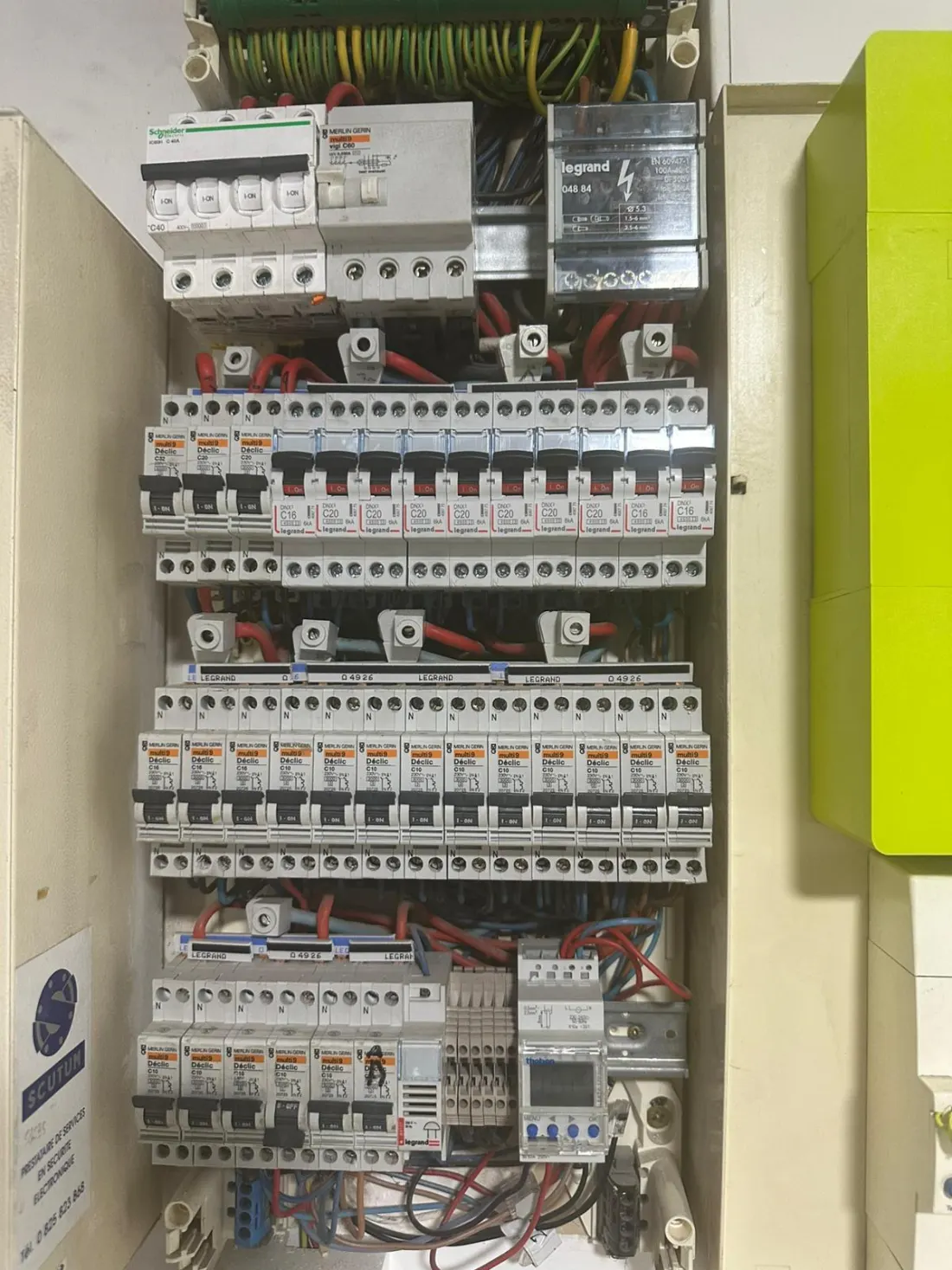 Tableau Merlin Gerin Déclic complet avec parafoudre Legrand